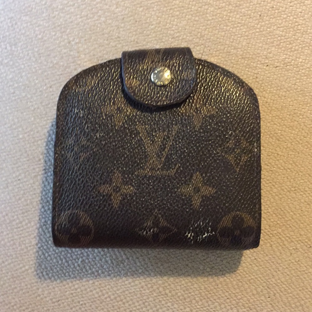 Gently used wallet